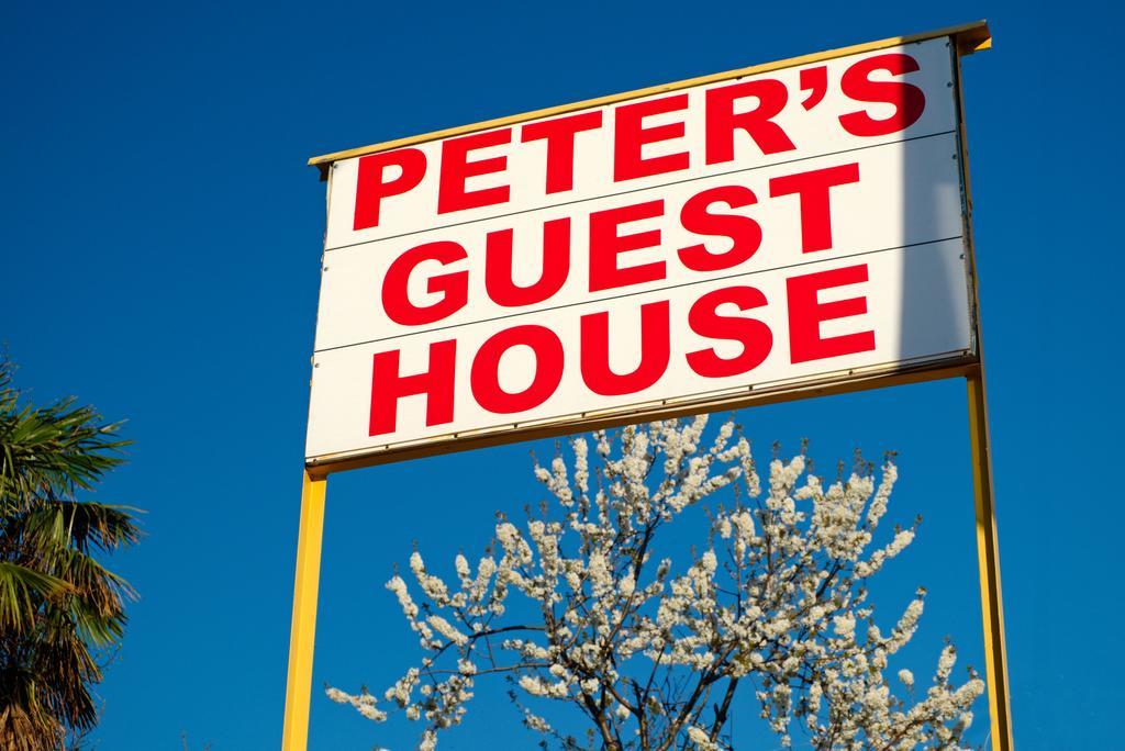 Peter'S Guest House Sighnaghi Bagian luar foto