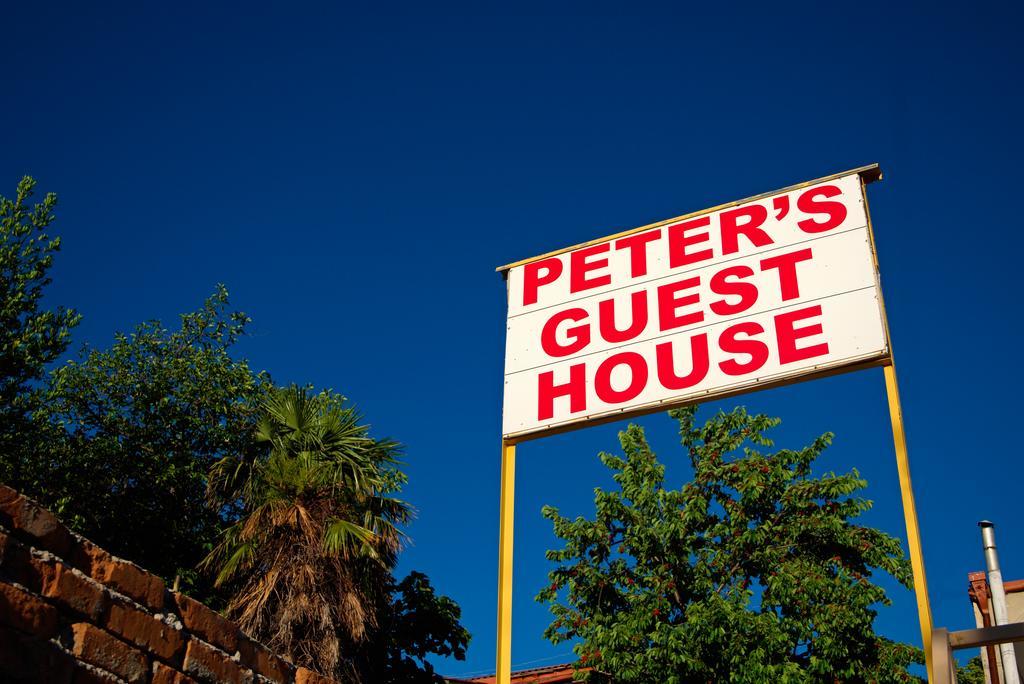 Peter'S Guest House Sighnaghi Bagian luar foto